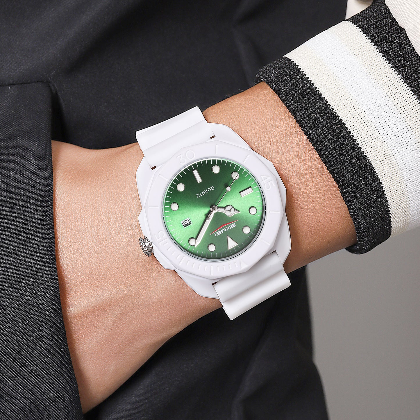 Skmei Quartz Analog Black Dial Silicone Strap Watch for Men - 2393