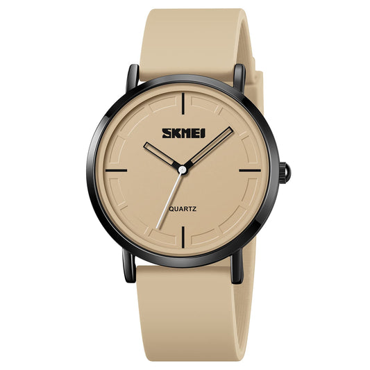 Minimalist Analog Quartz Wristwatch with Soft Silicone Strap and Contrast Dial