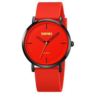 Minimalist Analog Quartz Wristwatch with Soft Silicone Strap and Contrast Dial