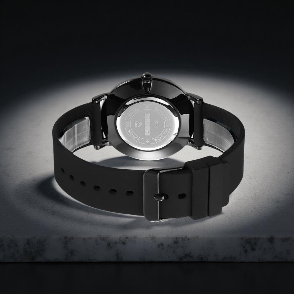 Minimalist Analog Quartz Wristwatch with Soft Silicone Strap and Contrast Dial