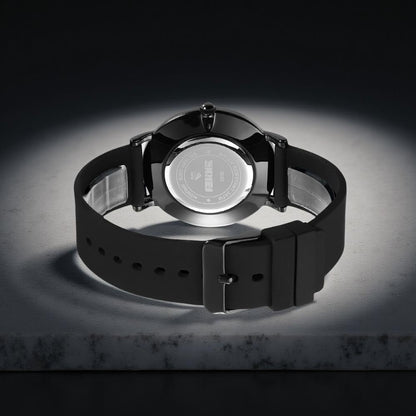 Minimalist Analog Quartz Wristwatch with Soft Silicone Strap and Contrast Dial