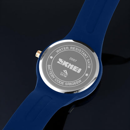 Premium Minimalist Quartz Timepiece for Women with Integrated Strap and Calendar Window