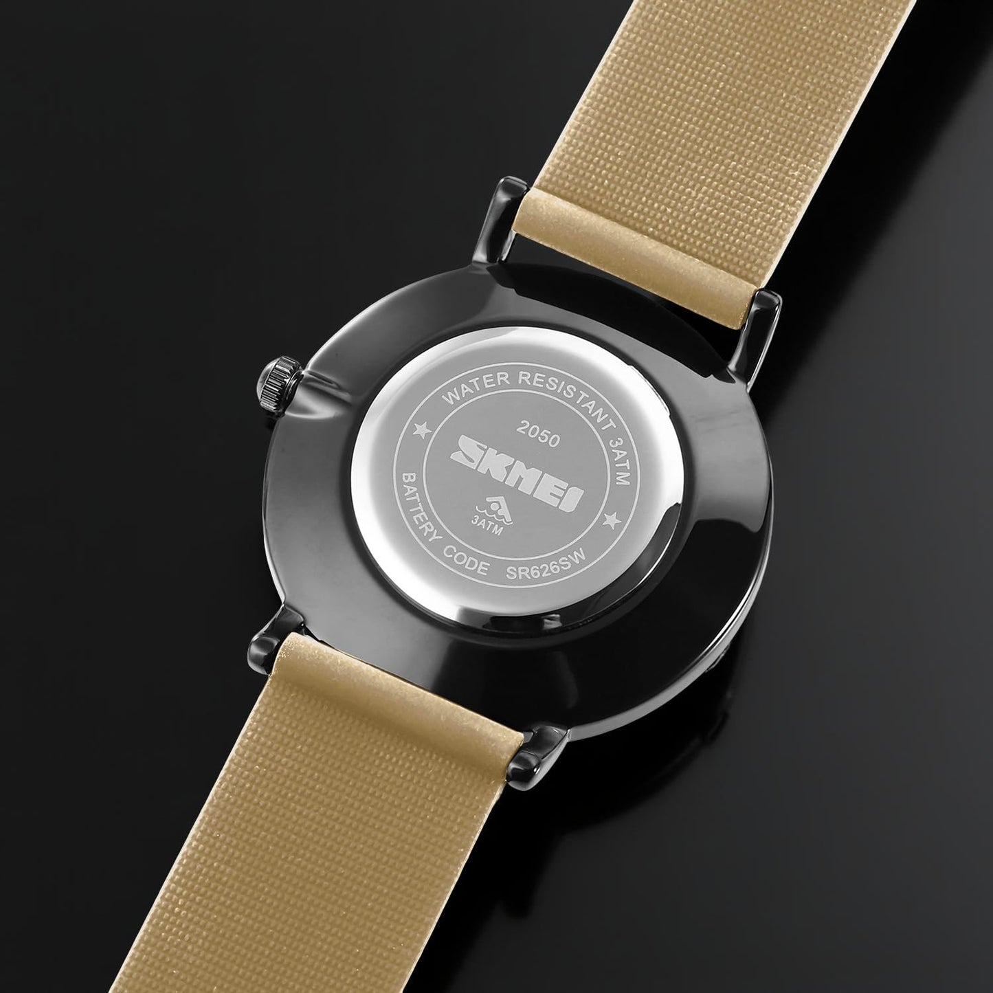 Minimalist Analog Quartz Wristwatch with Soft Silicone Strap and Contrast Dial