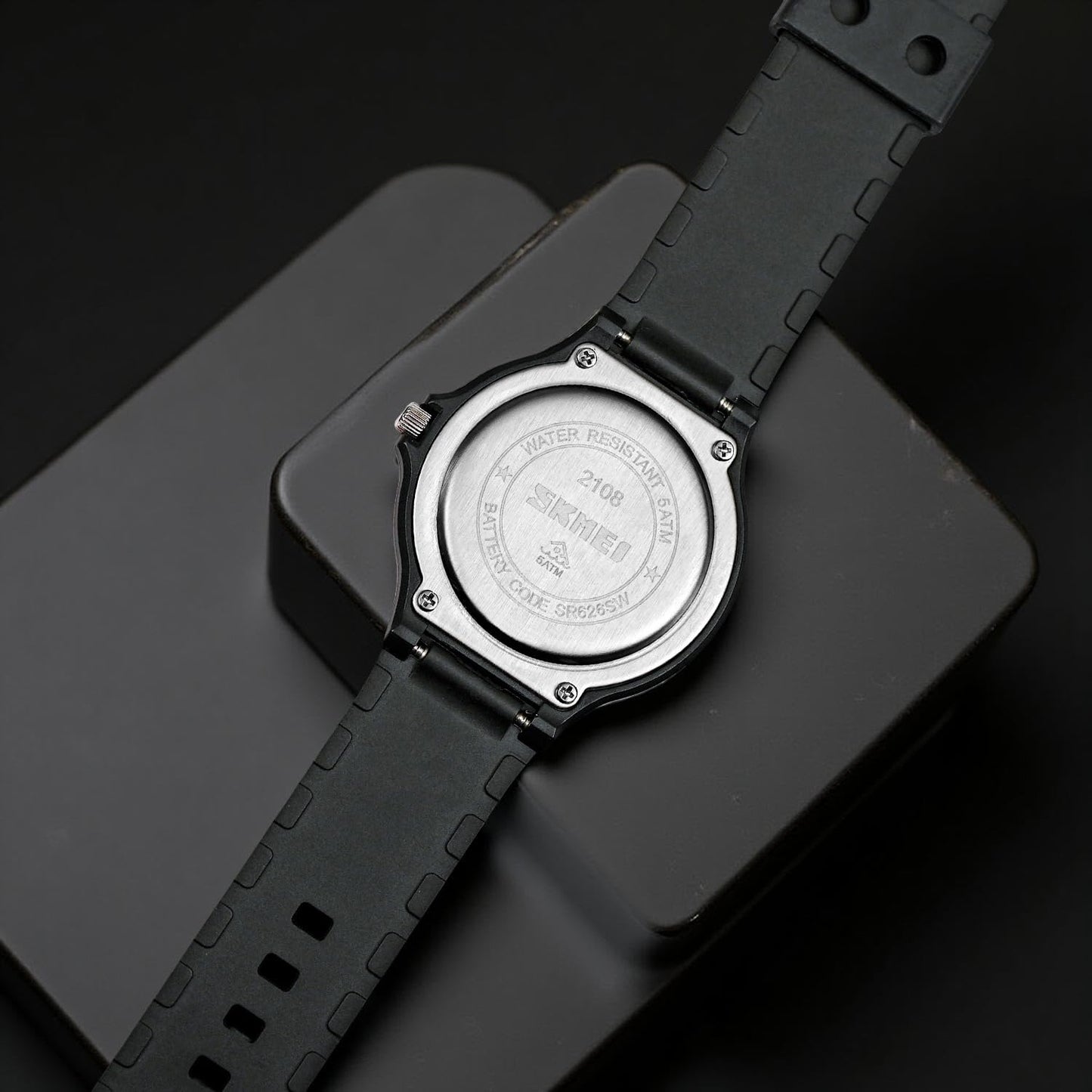 Classic Analog Wrist Watch for men