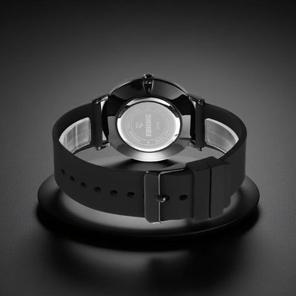 Minimalist Analog Quartz Wristwatch with Soft Silicone Strap and Contrast Dial