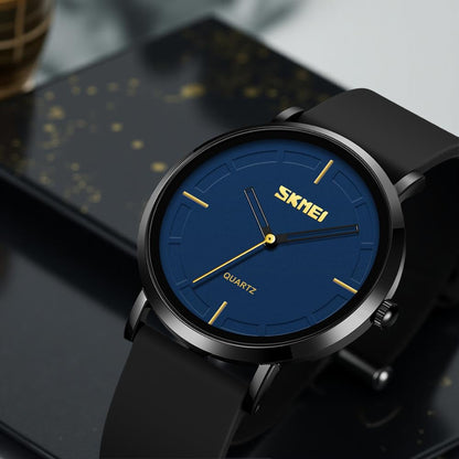 Minimalist Analog Quartz Wristwatch with Soft Silicone Strap and Contrast Dial
