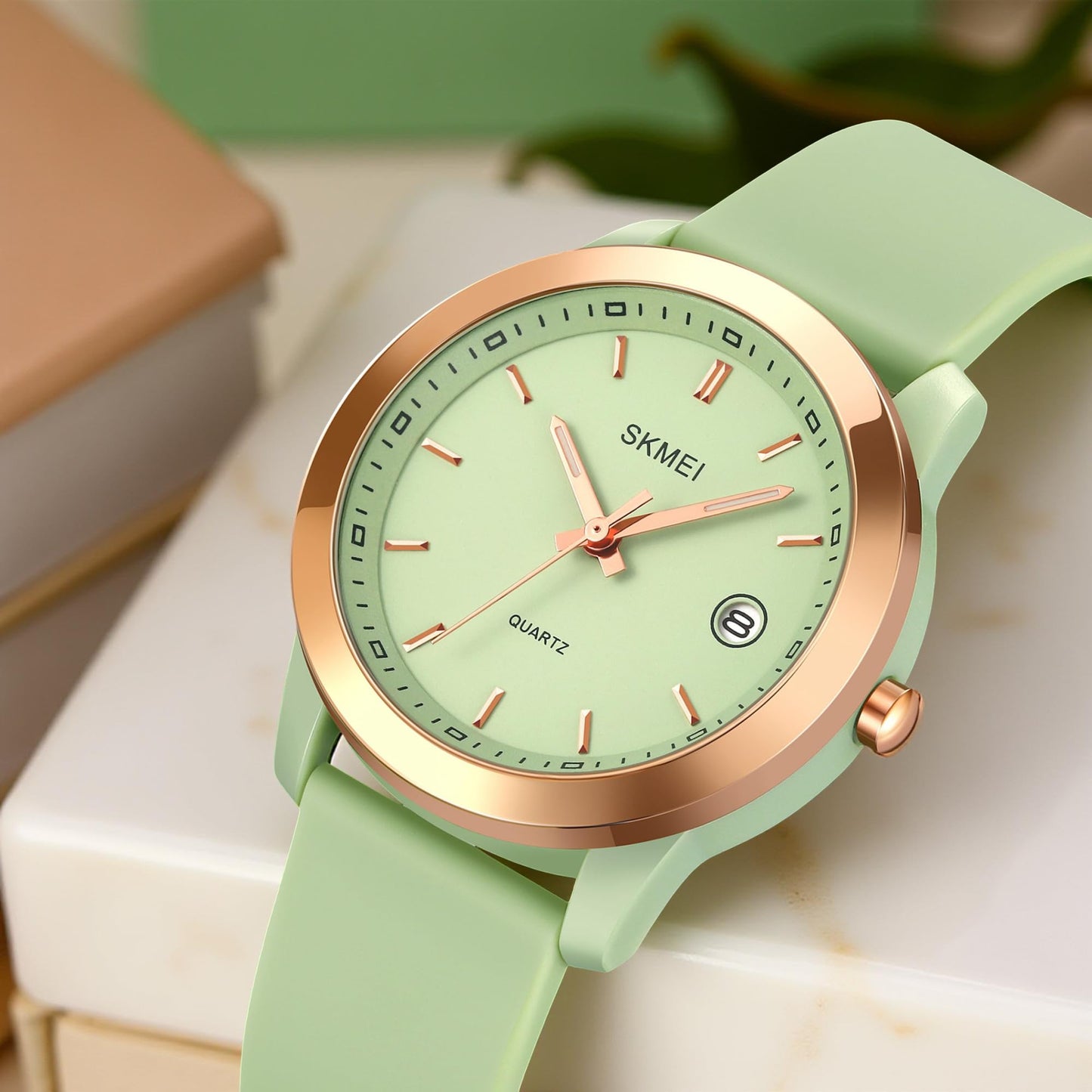 Elegant Analog Wrist Watch with Date Display for women