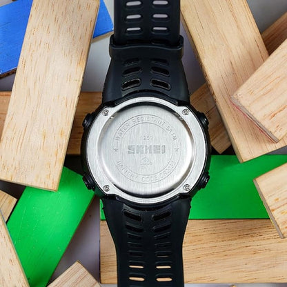 Stealth Outdoor Digital Sports Watch with Rugged Silicone Strap and Multifunction Display