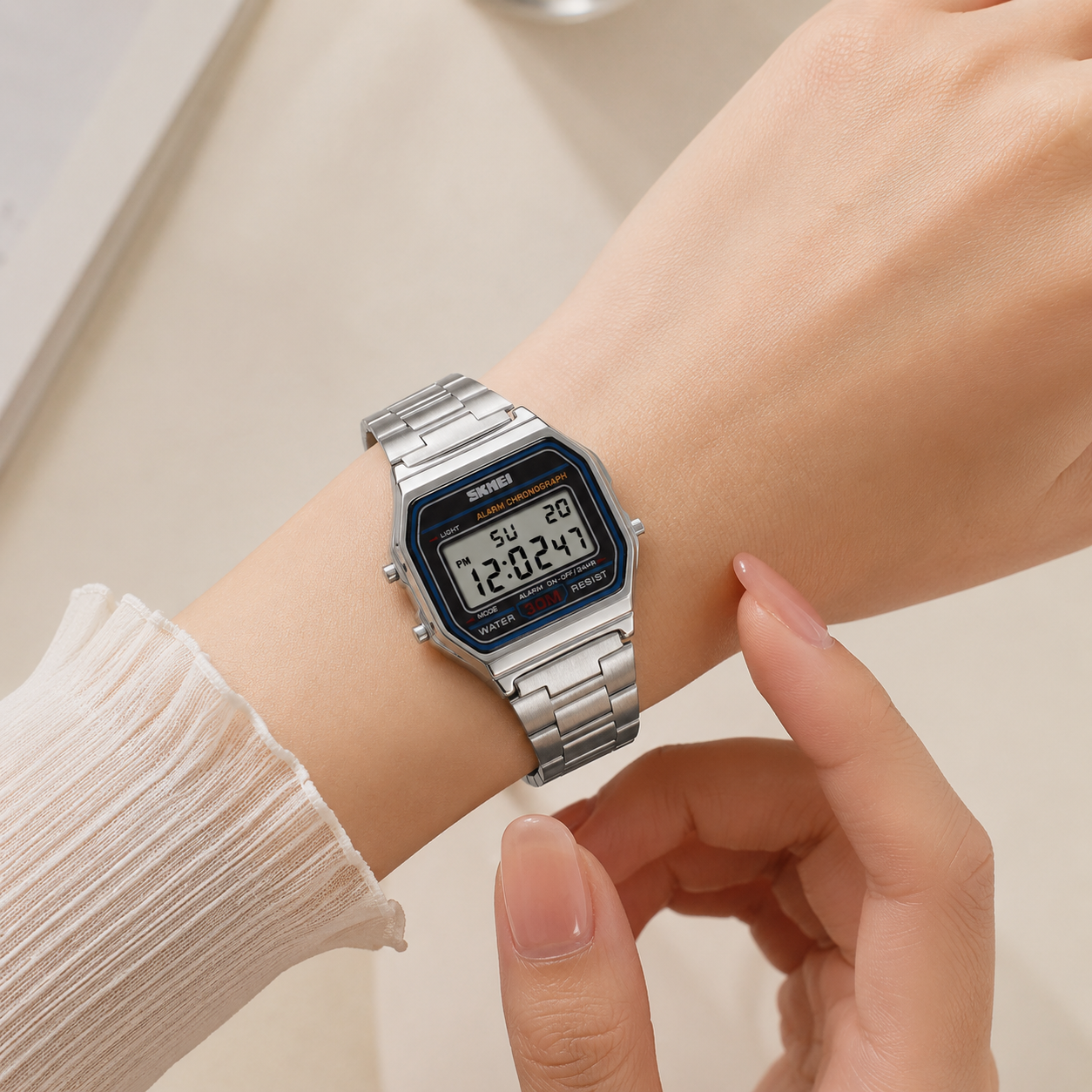 Vintage Digital Wrist Watch with Metal Strap For Women