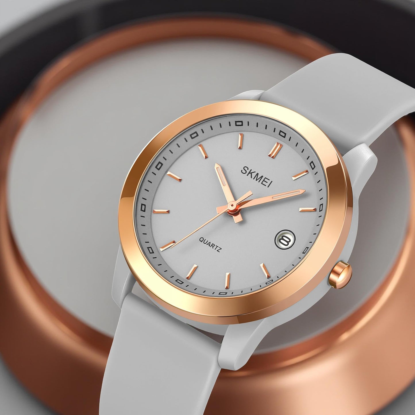 Elegant Analog Wrist Watch with Date Display for women