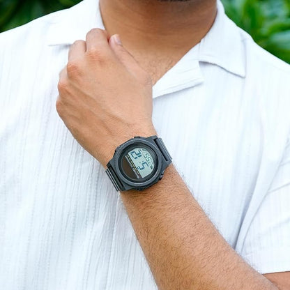 Solar Powered Digital Sports Watch with Silicone Strap for men