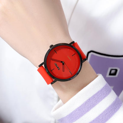 Minimalist Analog Quartz Wristwatch with Soft Silicone Strap and Contrast Dial