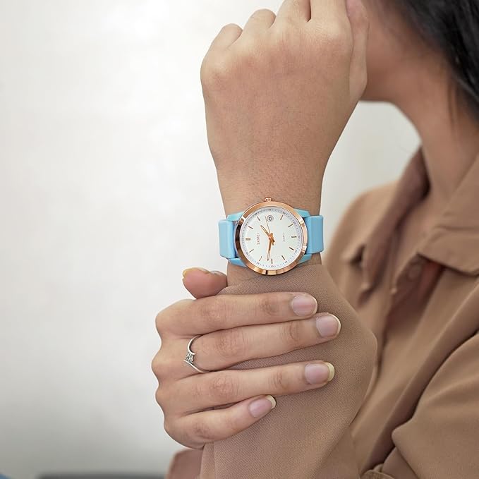Elegant Analog Wrist Watch with Date Display for women