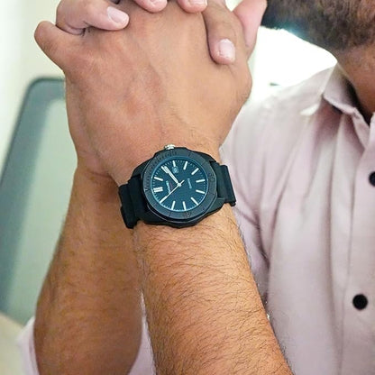 Classic Analog Date Display Wrist Watch for men