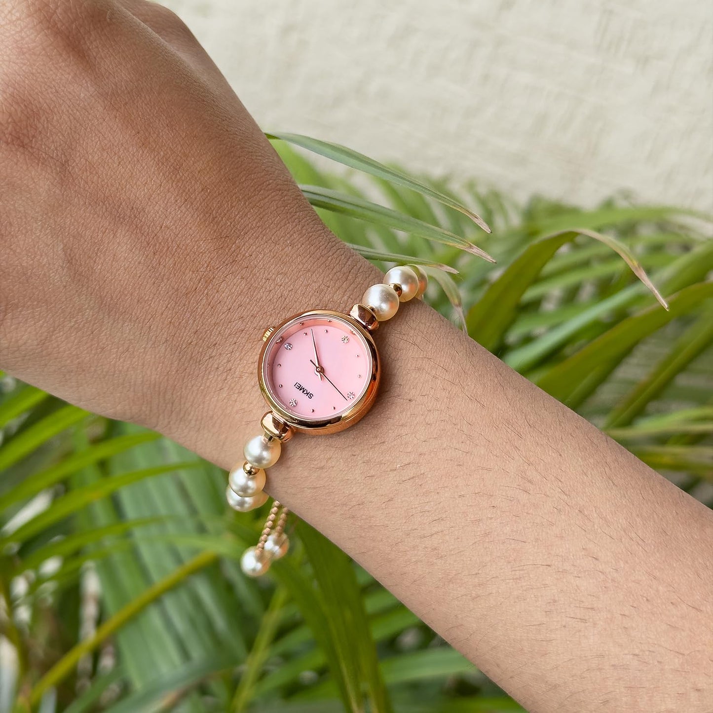 Elegant Pearl Chain Analog Watch for Women with Premium Rose Gold Finish and Adjustable Bracelet Design