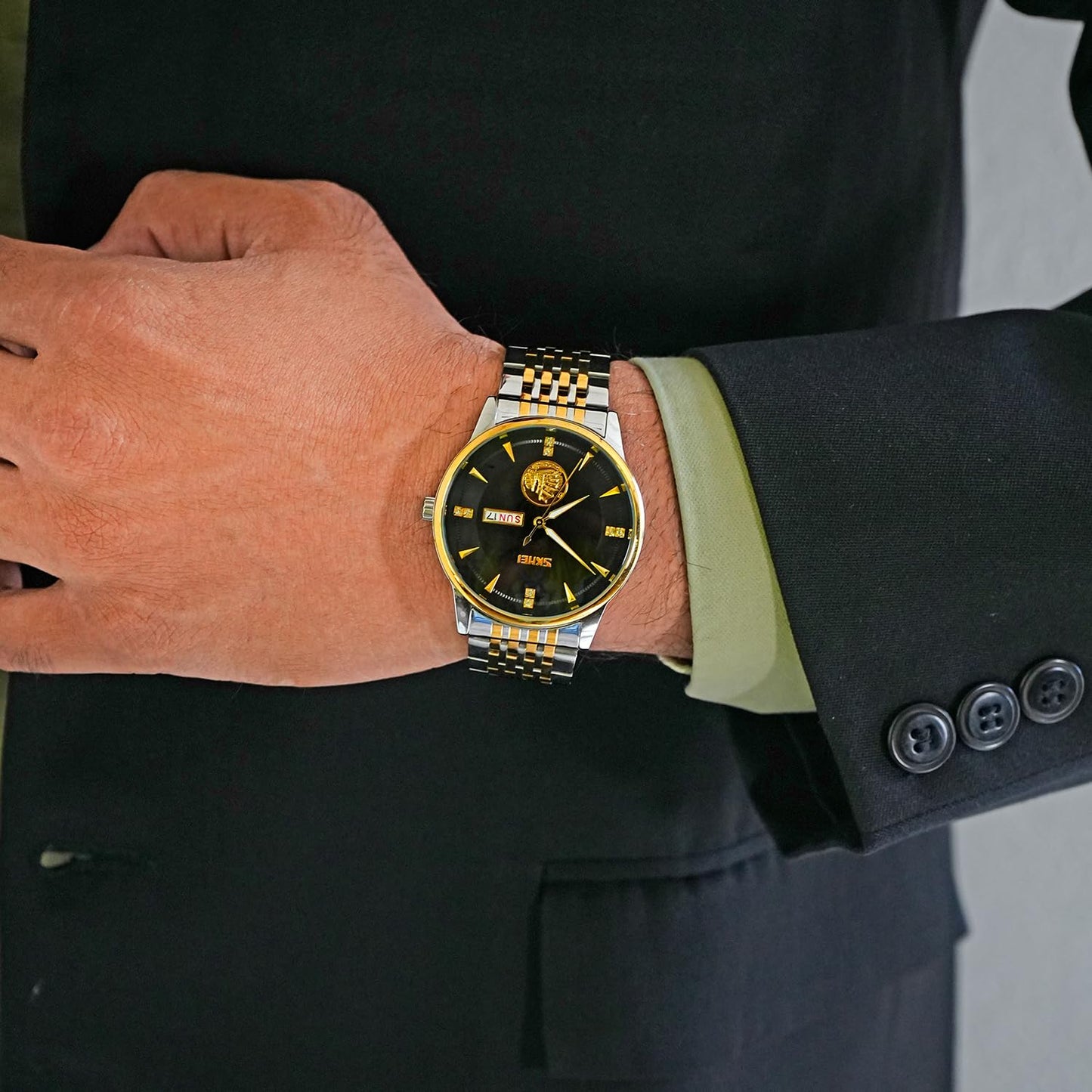 Classic Analog Wrist Watch for men