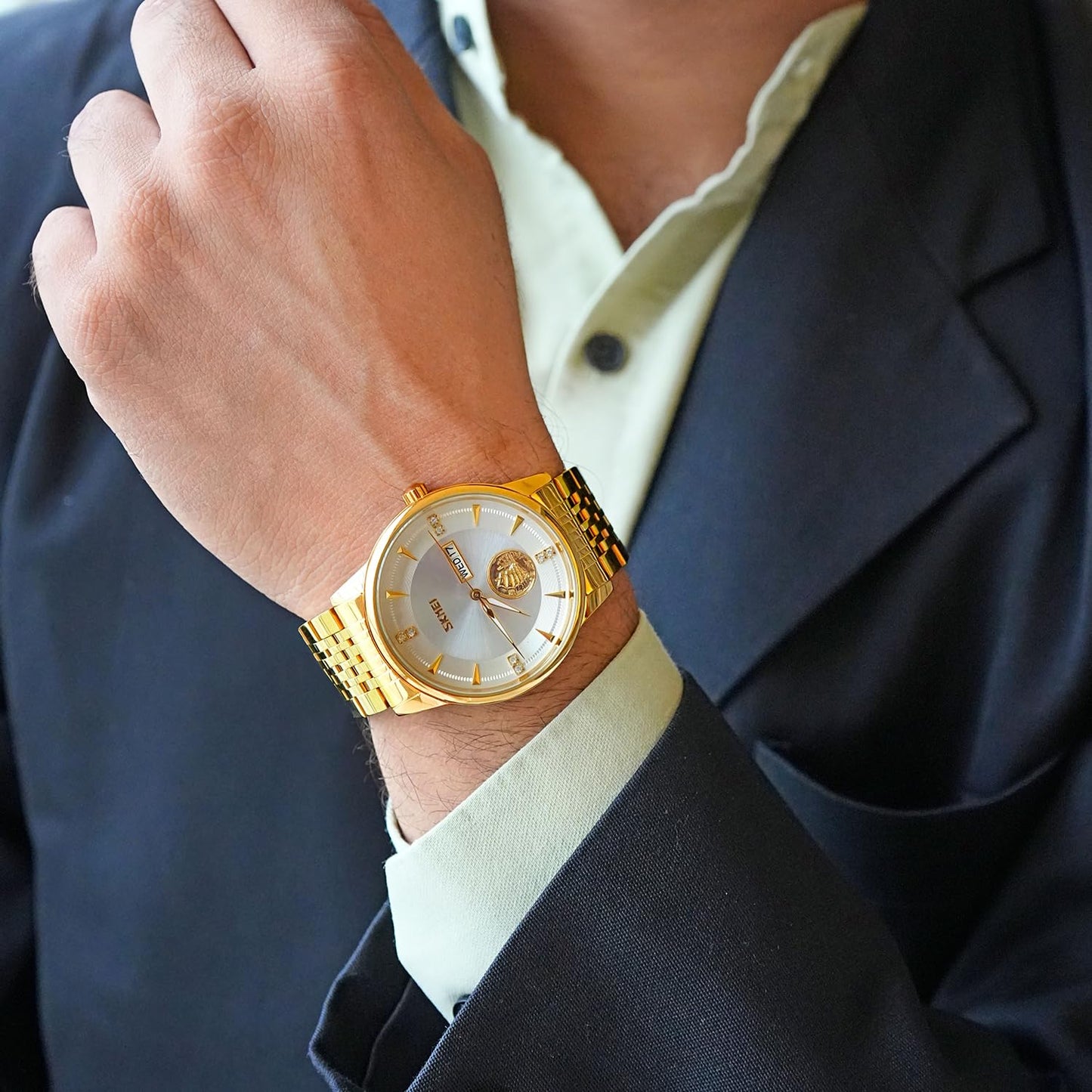 Classic Analog Wrist Watch for men