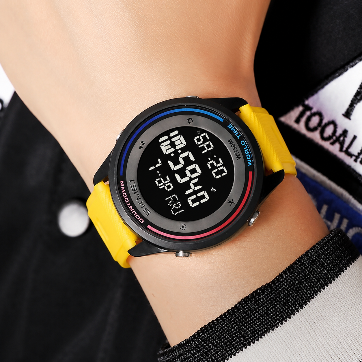 Digital Sports Wrist Watch with Silicone Strap for men