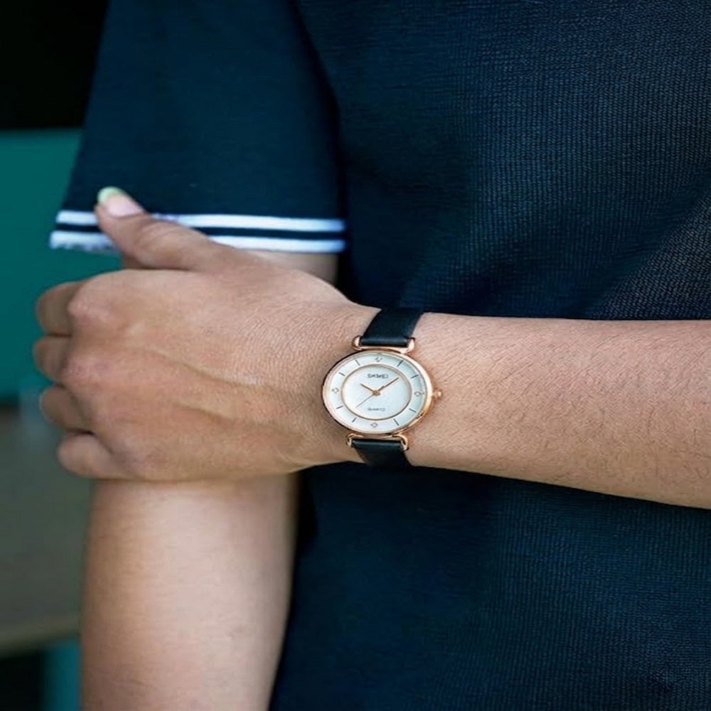 Elegant Analog Wrist Watch with Crystal Accents and Leather Strap For Women