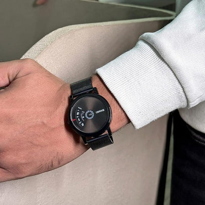 Minimalist Analog Wrist Watch with Mesh Strap and Modern Dial Design For Men