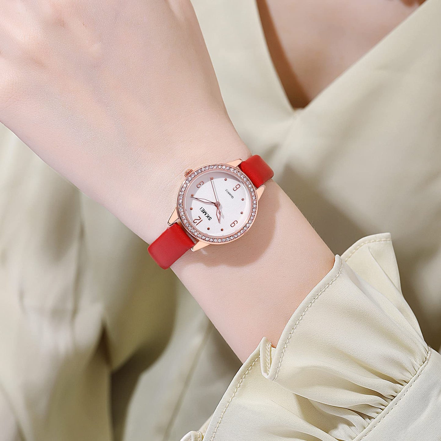 Elegant Women Wristwatch with Sparkling Rhinestone Bezel and Textured Strap