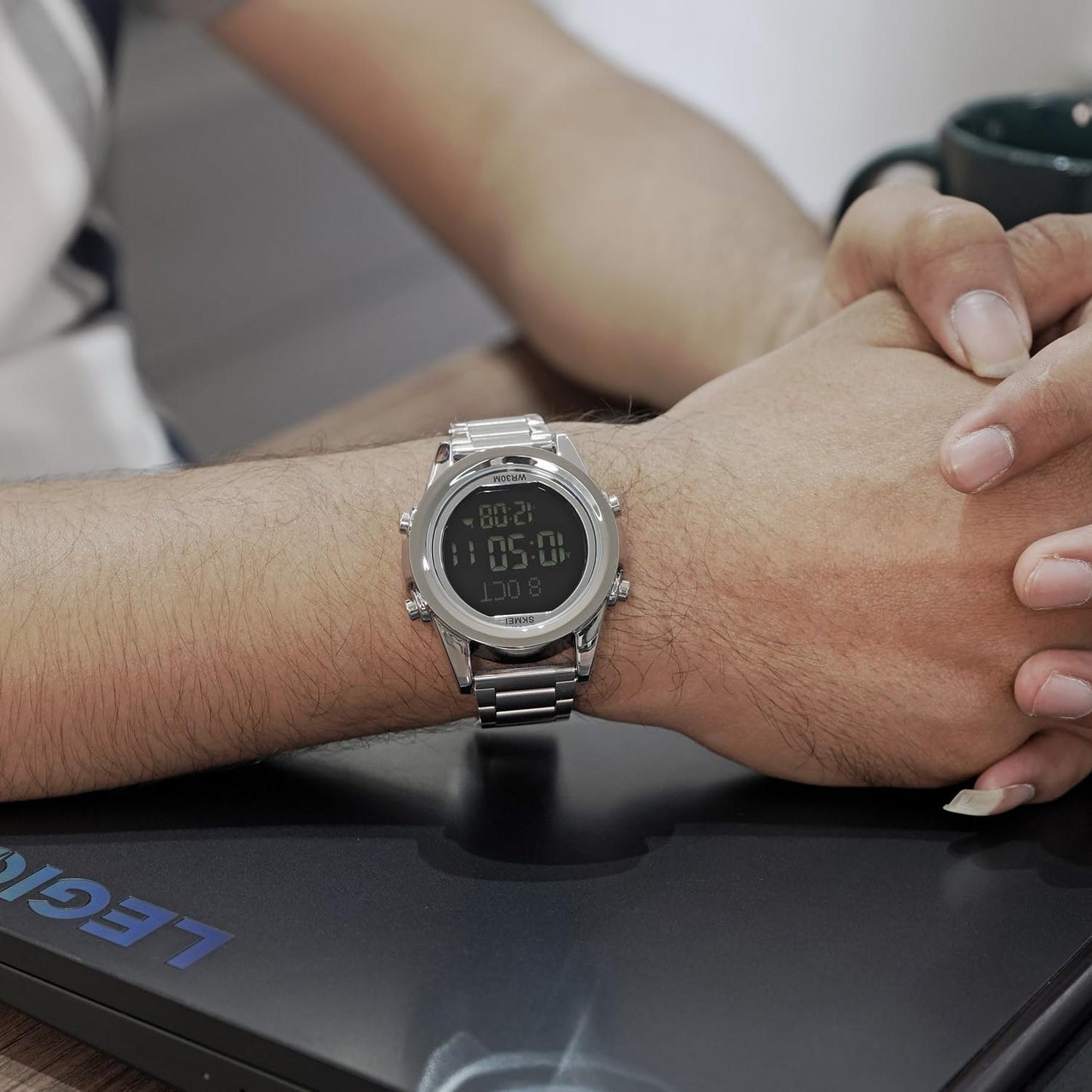 Digital Display White Dial Zinc Alloy Men's Stainless Steel Black Color Stylish Watch