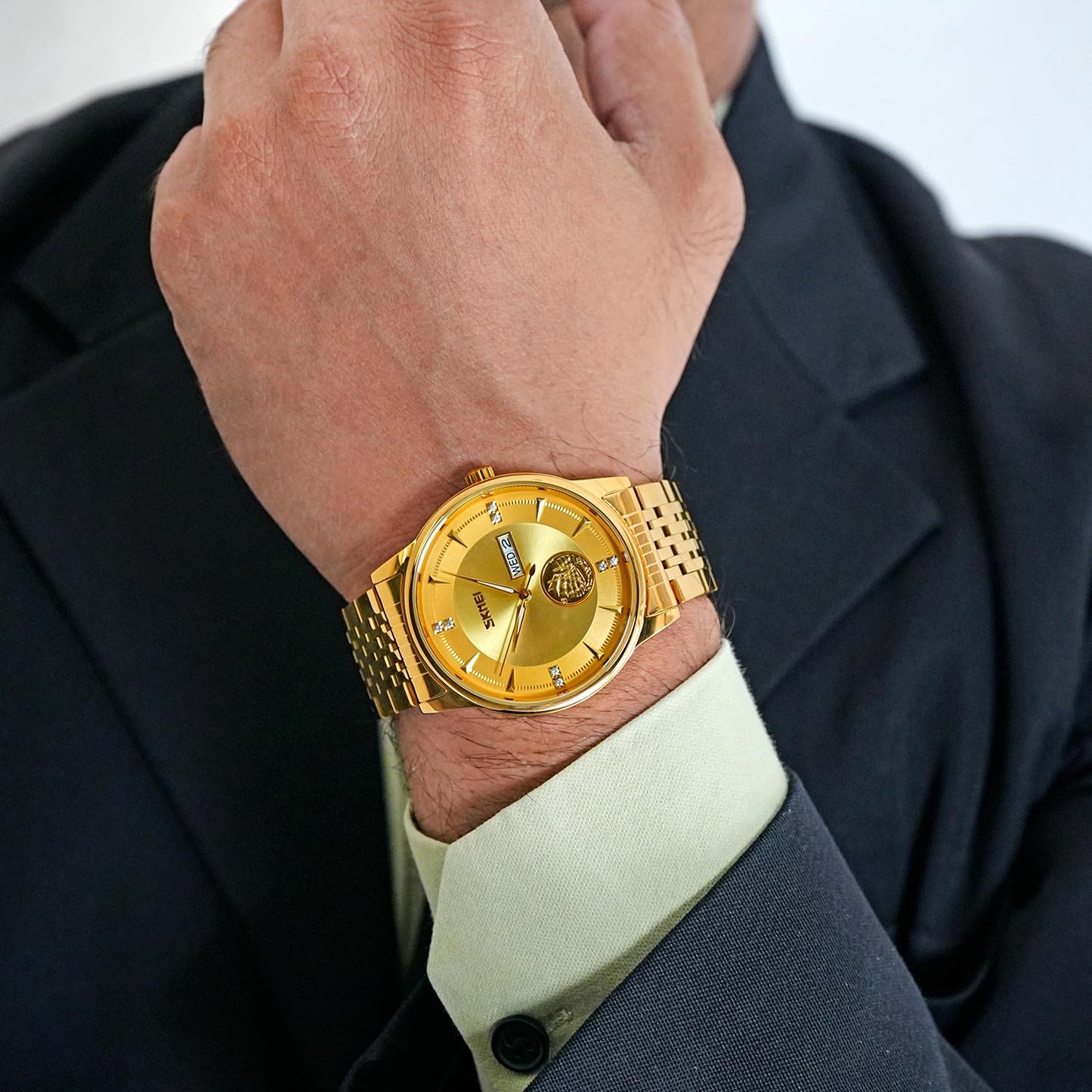 Classic Analog Wrist Watch for men