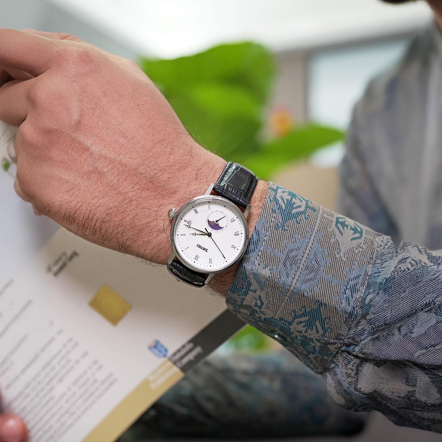 Classic Analog Wrist Watch for men