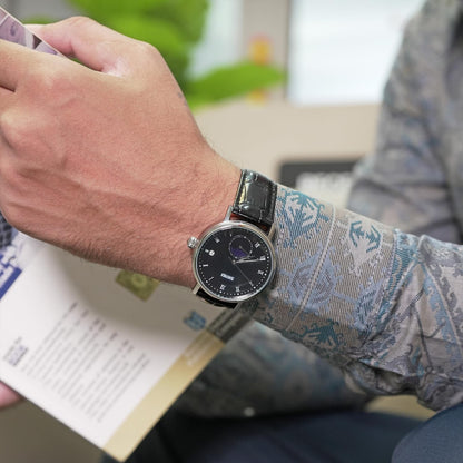 Classic Analog Wrist Watch for men