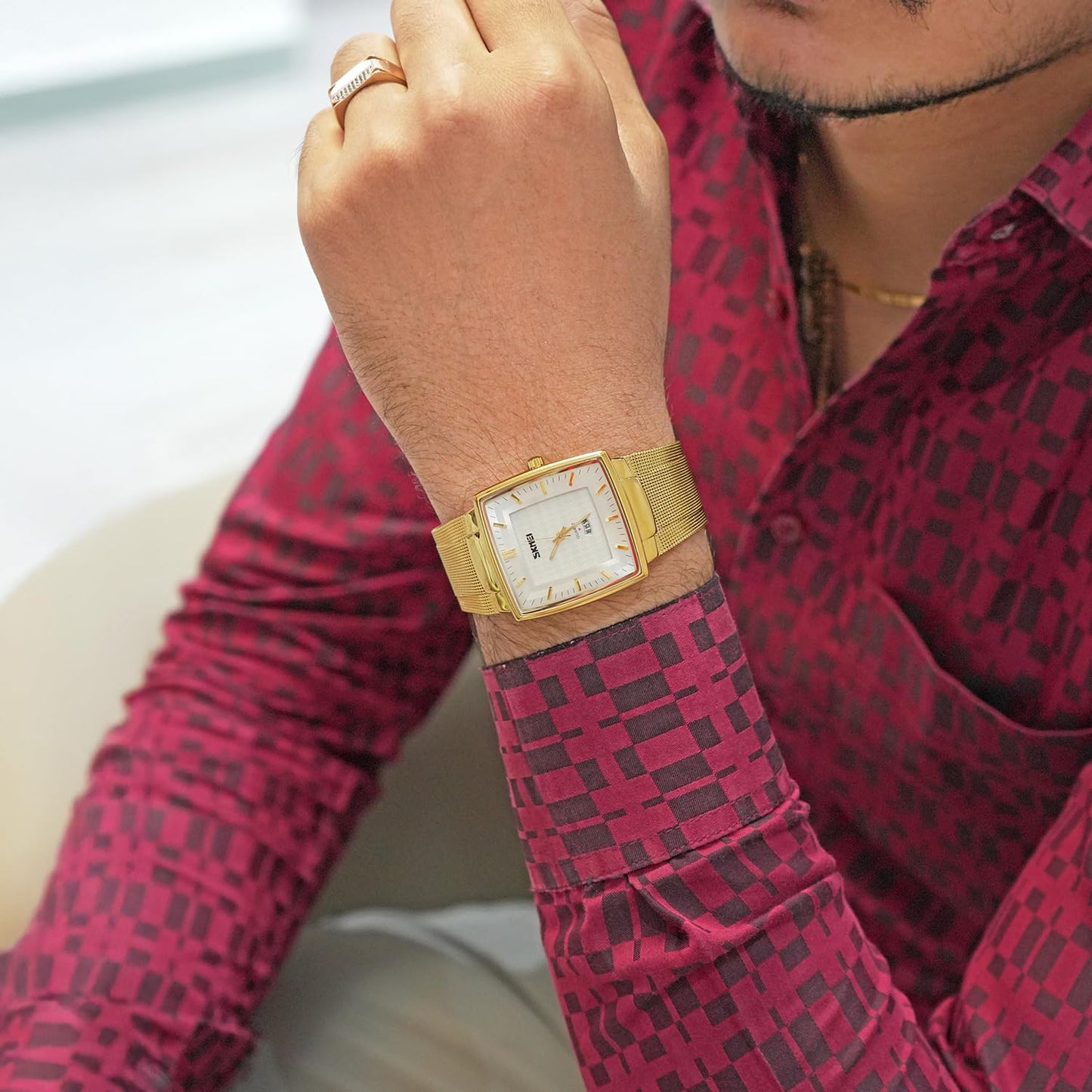 Elegant Rectangular Analog Wrist Watch for men