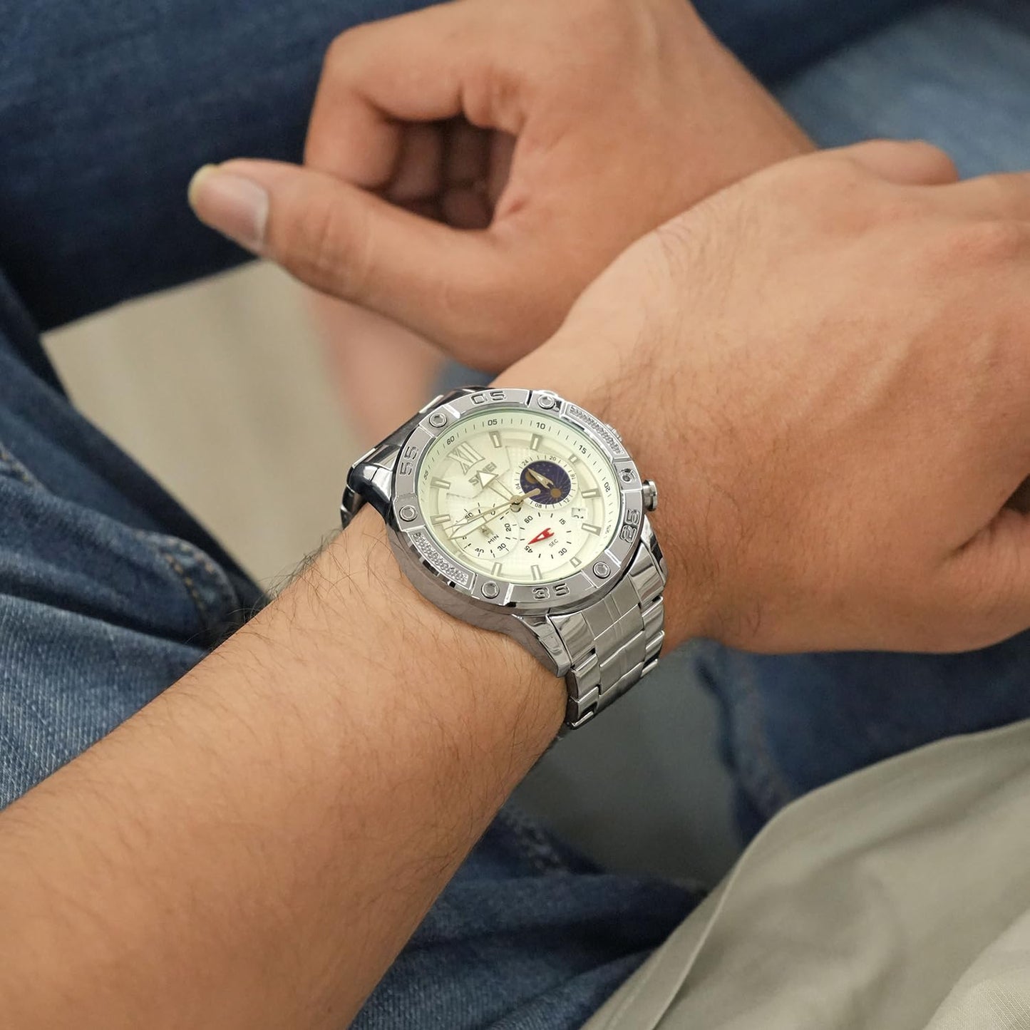 Premium Analog Chronograph Wrist Watch with Metal Strap For Men