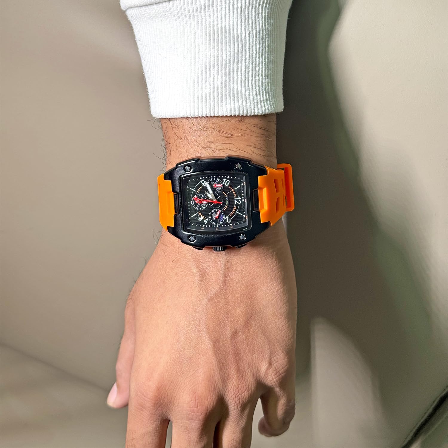 Wrist Watch for Men & Women with Classic Durable Strap and Round Dial for Casual & Formal Wear