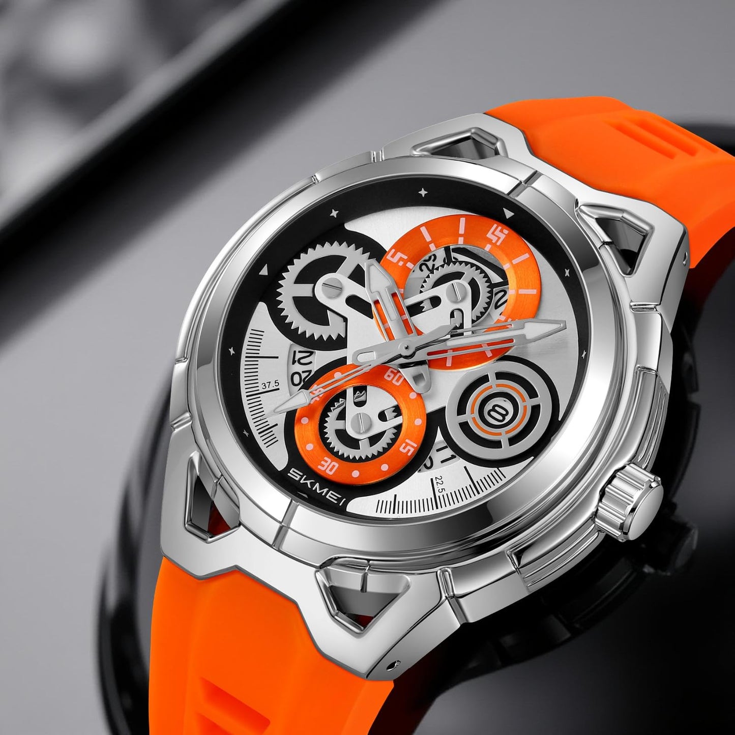 Stylish Analog Wrist Watch with Designer Dial for men